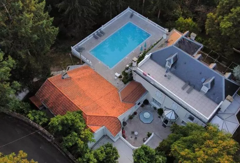 Aamiaismajoitus (B&B) Logis Vélès