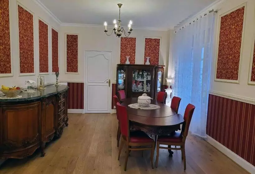 Aamiaismajoitus (B&B) Logis Vélès