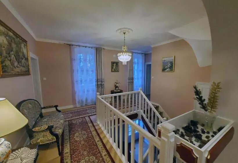 Aamiaismajoitus (B&B) Logis Vélès