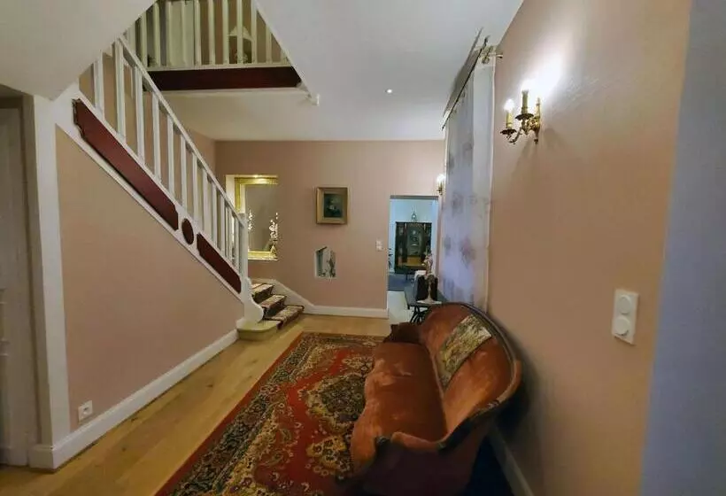 Aamiaismajoitus (B&B) Logis Vélès