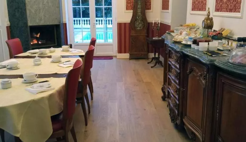 Aamiaismajoitus (B&B) Logis Vélès