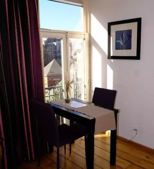 Eelhouse Private Studio