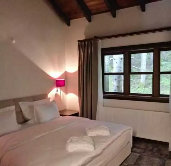 هتل North Chalets