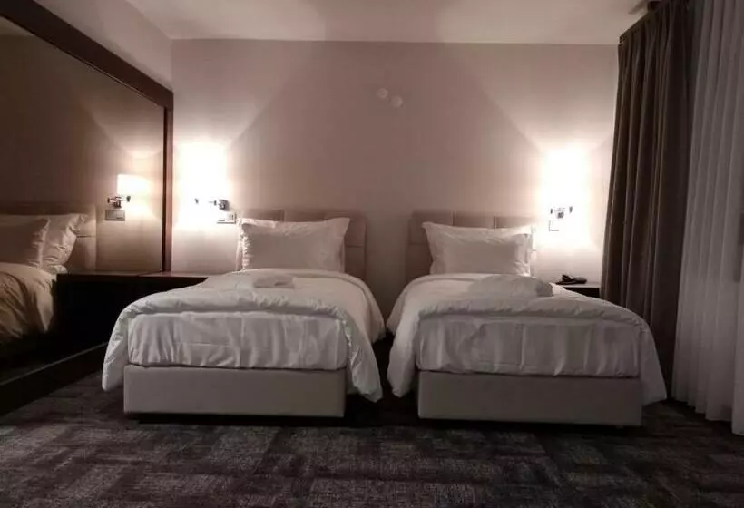 هتل North Chalets
