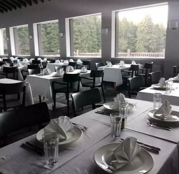 هتل North Chalets
