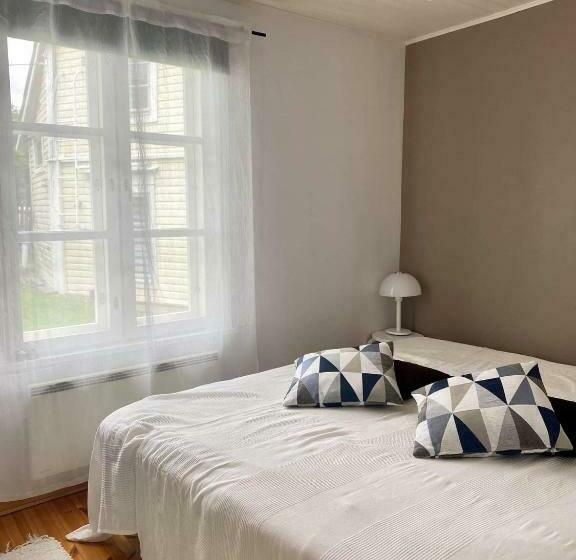 Piispan Majatalo, Pieni Erillistalo