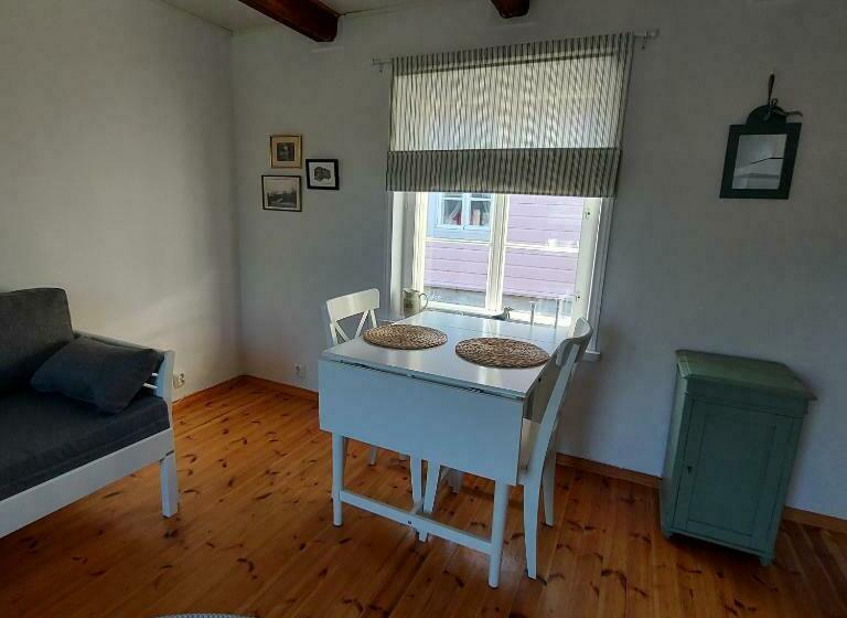 Piispan Majatalo, Pieni Erillistalo