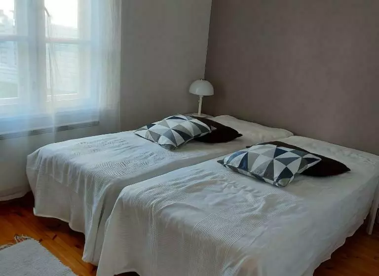 Piispan Majatalo, Pieni Erillistalo