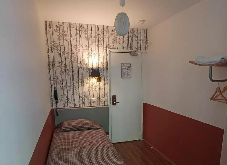 Caulaincourt Montmartre By Hiphophostels