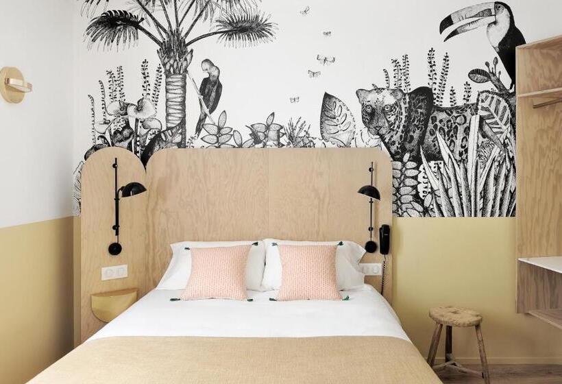 Caulaincourt Montmartre By Hiphophostels