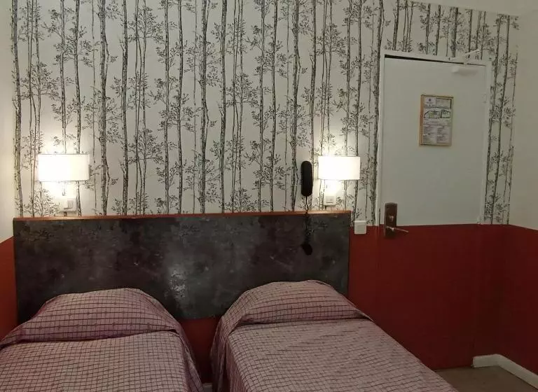 Caulaincourt Montmartre By Hiphophostels