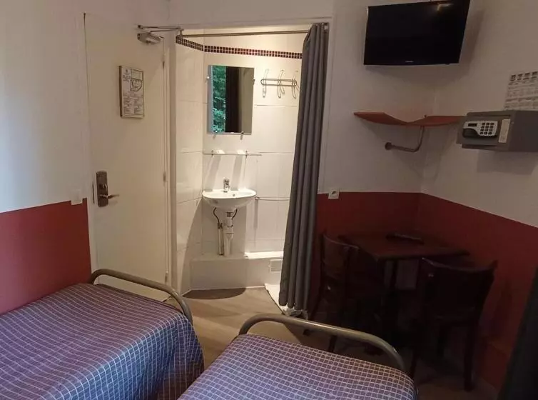 Caulaincourt Montmartre By Hiphophostels