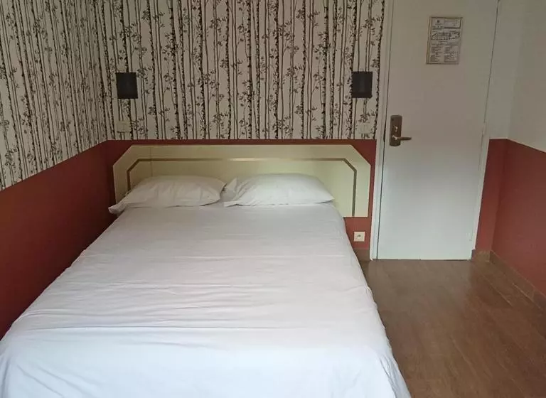 Caulaincourt Montmartre By Hiphophostels