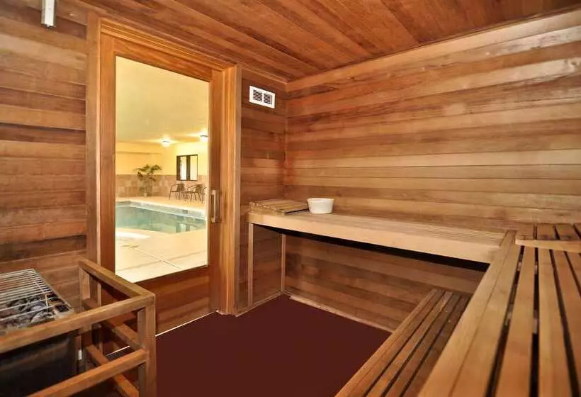 酒店 Best Western Plus Eagleridge Inn & Suites