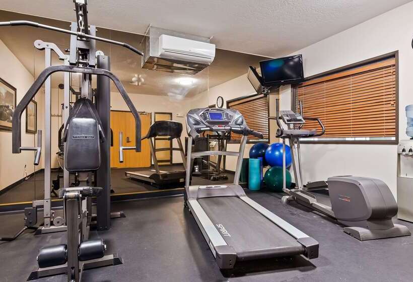 酒店 Best Western Plus Eagleridge Inn & Suites