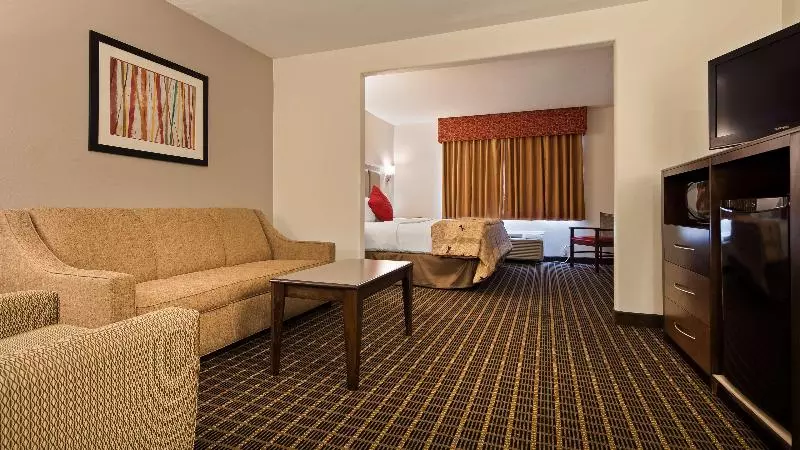 酒店 Best Western Plus Eagleridge Inn & Suites
