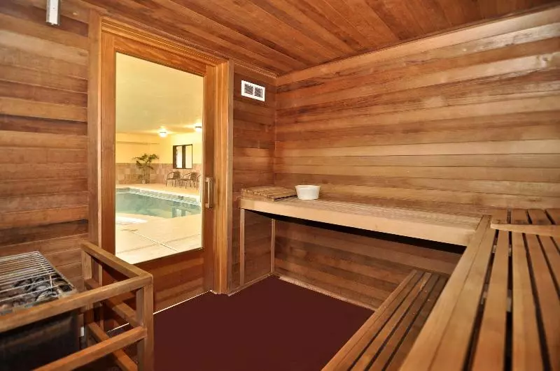 酒店 Best Western Plus Eagleridge Inn & Suites