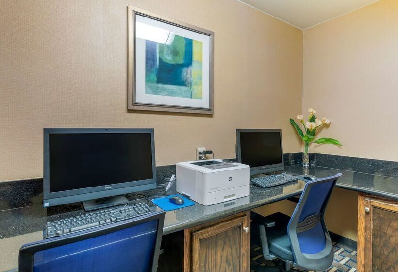 فندق Best Western Plus Wasco Inn & Suites