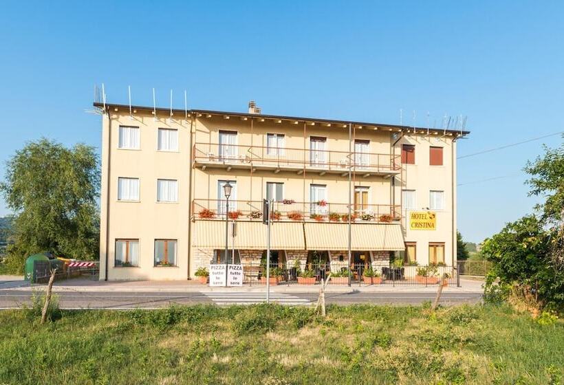 Отель Cristina
