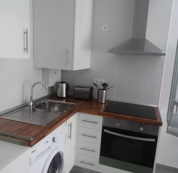 Málaga Apartamentos   Jinetes, 10