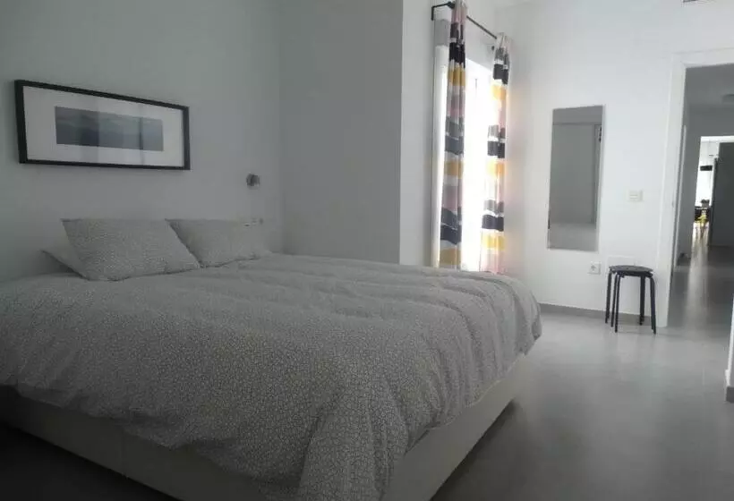 Málaga Apartamentos   Jinetes, 10