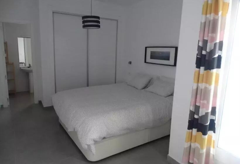 Málaga Apartamentos   Jinetes, 10