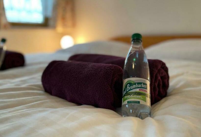 فندق صغير Einkehr Zur Rennstrecke