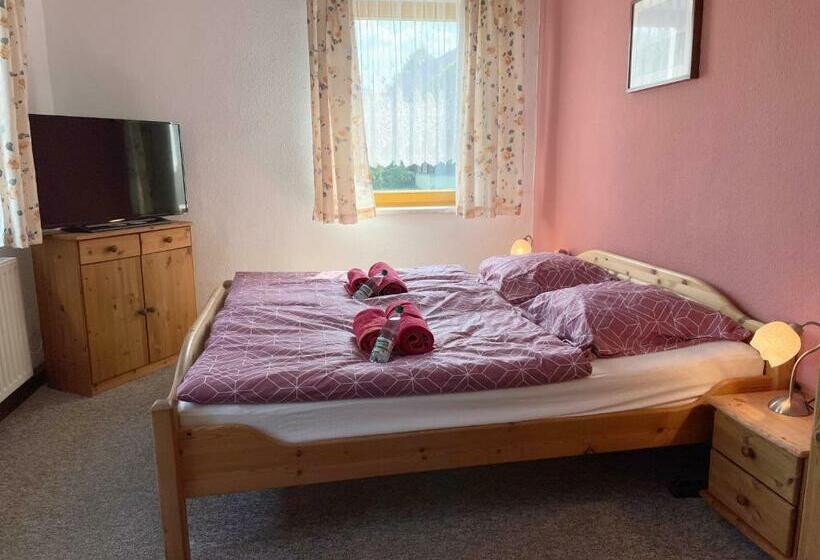 فندق صغير Einkehr Zur Rennstrecke