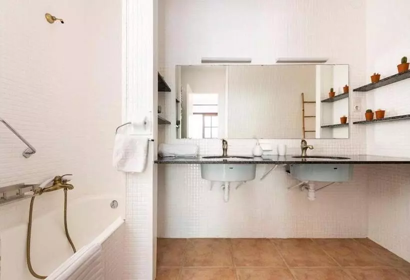 Aamiaismajoitus (B&B) Aldeamia, Forest, Mountain View, Beach At 8 Min