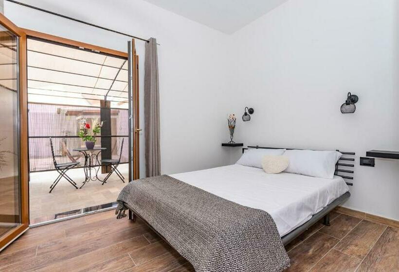 تختخواب و صبحانه Living G Room