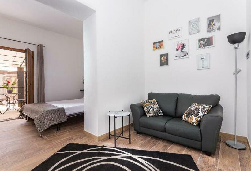 تختخواب و صبحانه Living G Room