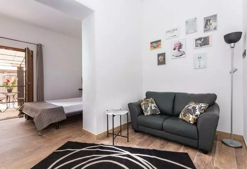 تختخواب و صبحانه Living G Room