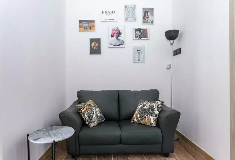 تختخواب و صبحانه Living G Room