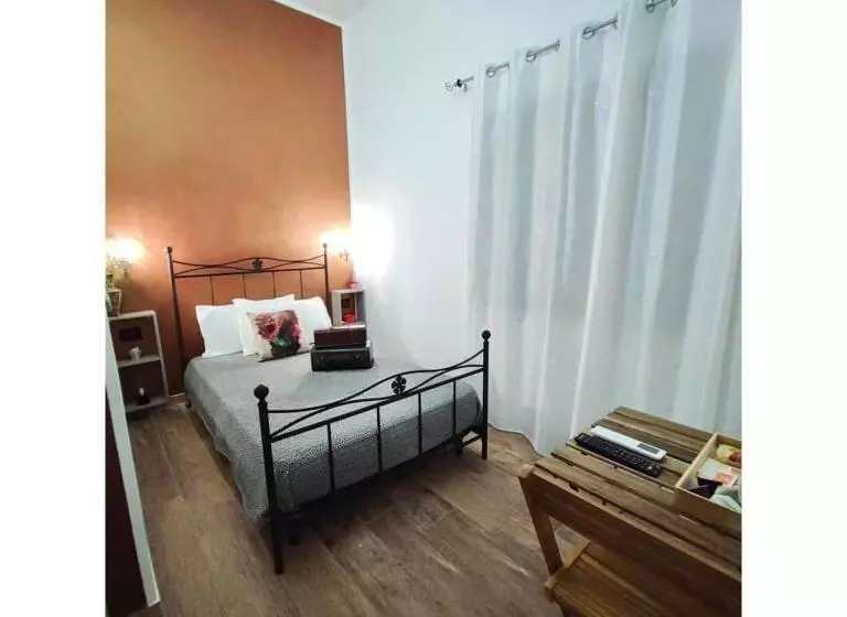 تختخواب و صبحانه Living G Room