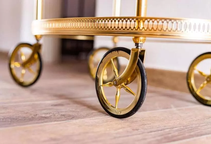 تختخواب و صبحانه Living G Room