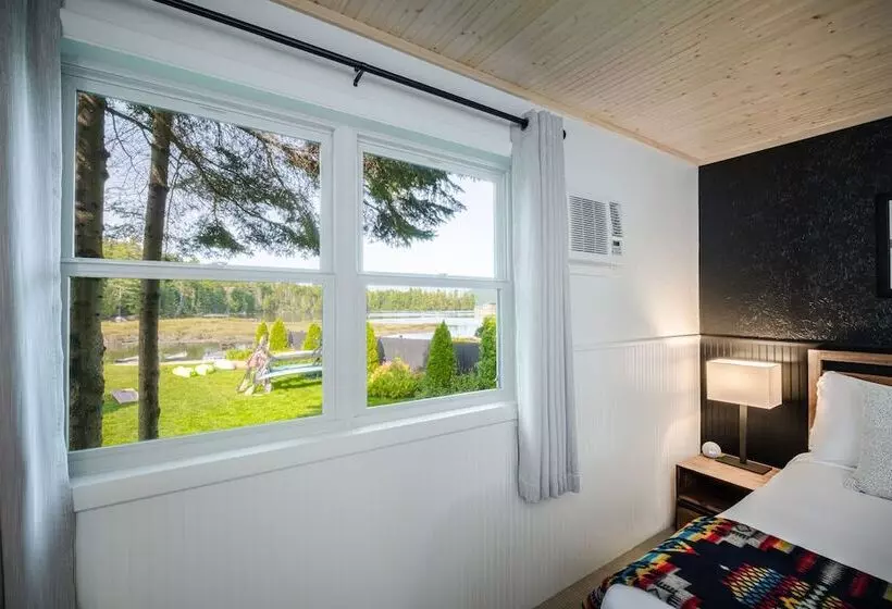 ホテル Placid Bay