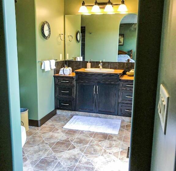 Wolf Creek Bed And Breakfast