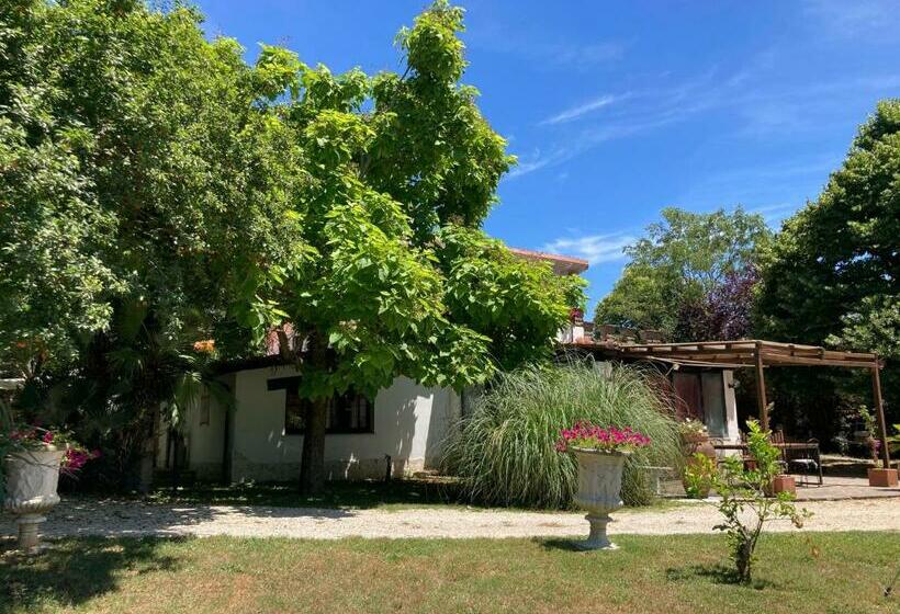 Aamiaismajoitus (B&B) Villa The Countryside Relax