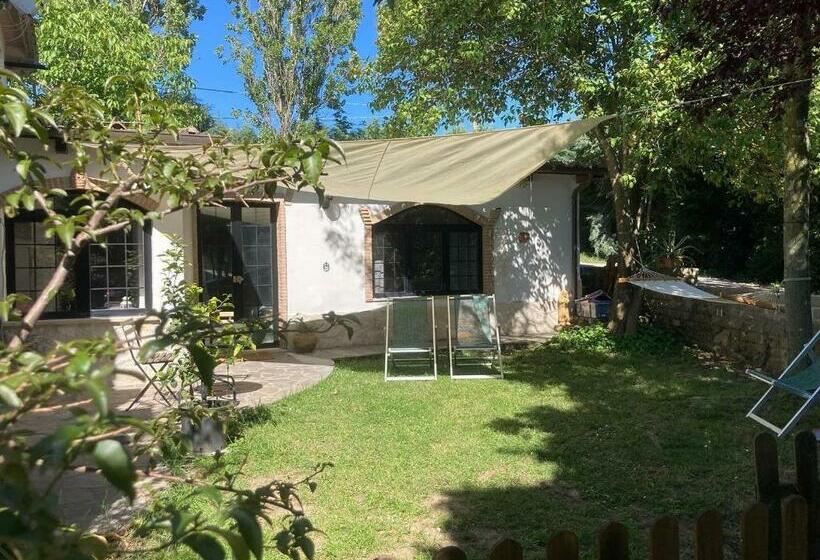 Aamiaismajoitus (B&B) Villa The Countryside Relax