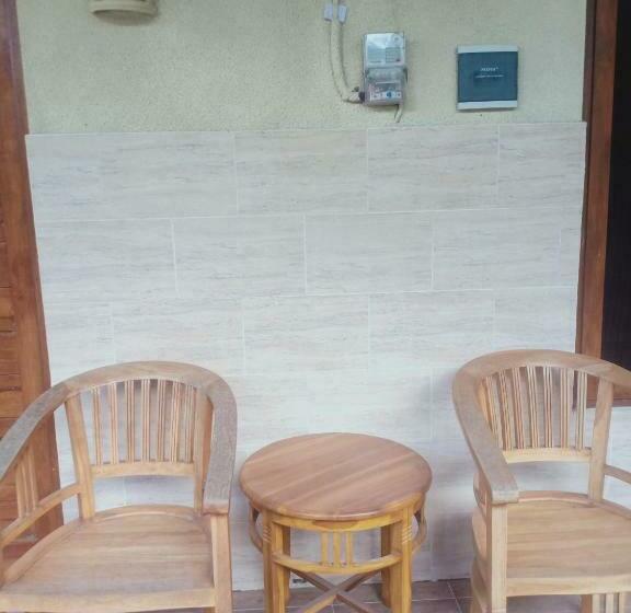 ペンション Penginapan Mongan By Sila Dharma Mesari Management