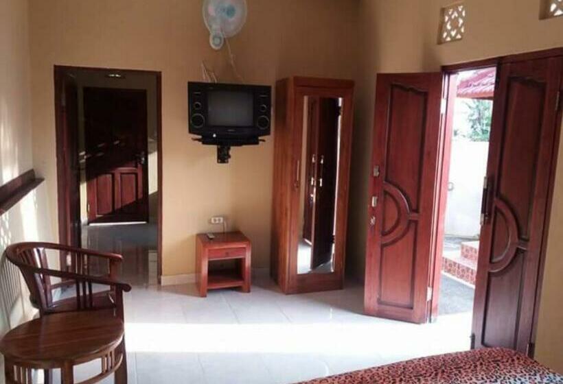 ペンション Penginapan Mongan By Sila Dharma Mesari Management