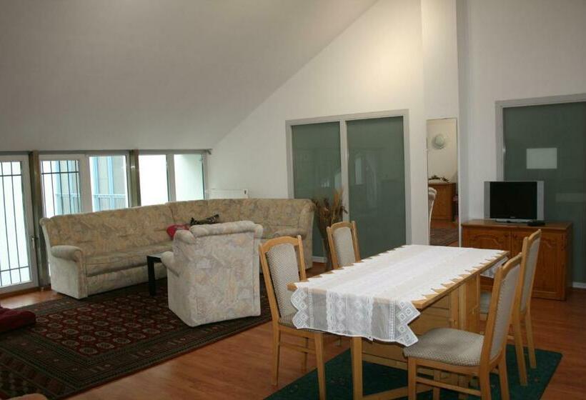 Krug S Family Hostel Und Restaurant