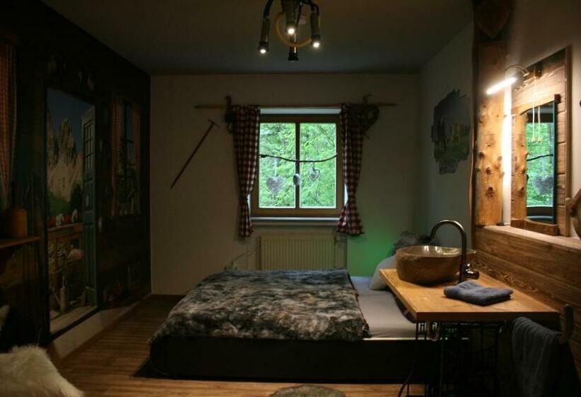 Krug S Family Hostel Und Restaurant