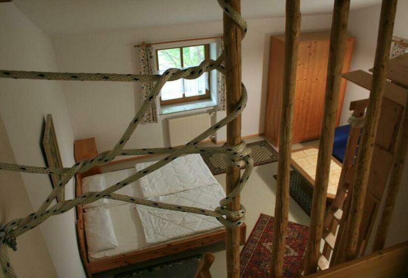 Krug S Family Hostel Und Restaurant