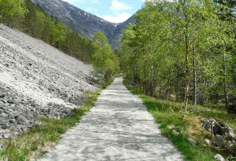 Kvamsdal Pensjonat 2