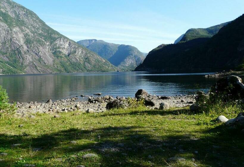 Kvamsdal Pensjonat 2