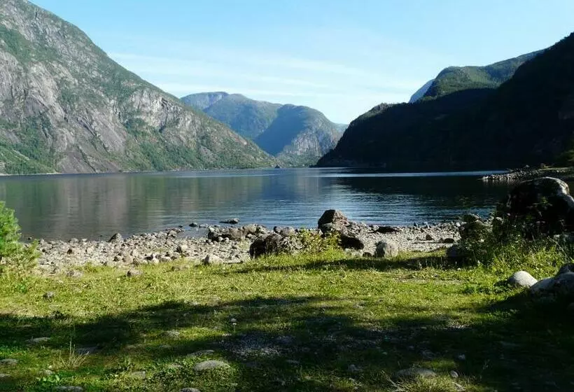 Kvamsdal Pensjonat 2