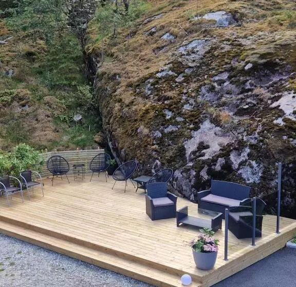 Kvamsdal Pensjonat 2