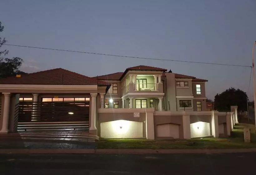 Majatalo Angelocean Guest House