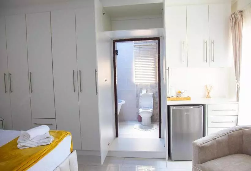 Majatalo Angelocean Guest House